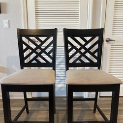 BEAUTIFUL TWO  CHAIR SET