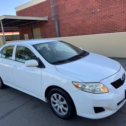 Toyota Corolla LE 2009