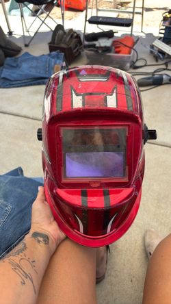 Welding helmet