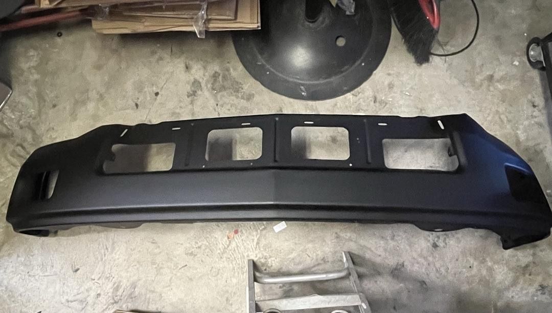 LA Zona Auto Parts 2014 to 2015 Chevy Silverado Modular Lower Front Bumper Defensa de Enfrente Negra Matte Black