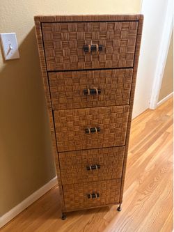 Vintage Woven Rattan 5-Drawer Tall Chest.  Read description 1st