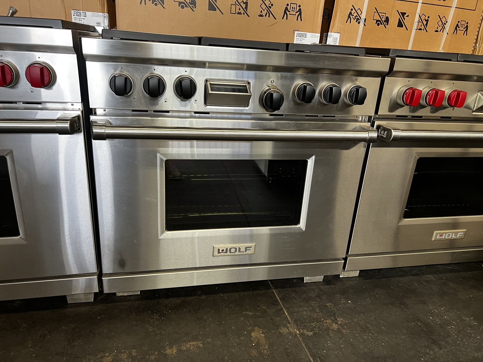 Wolf 36”Wide Dual Fuel Range Stove In Stainless Steel