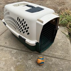 Dog kennel 24in $10
