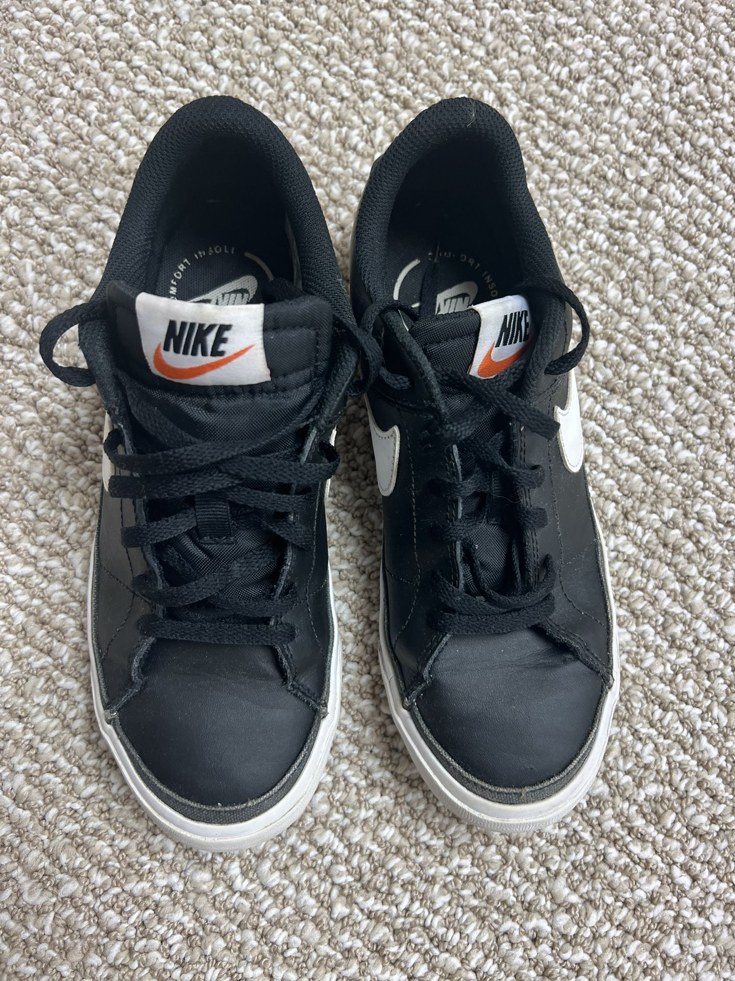 Nike Sneakers Sz 5.5Y