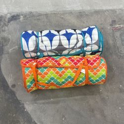 Beach mat with headrest