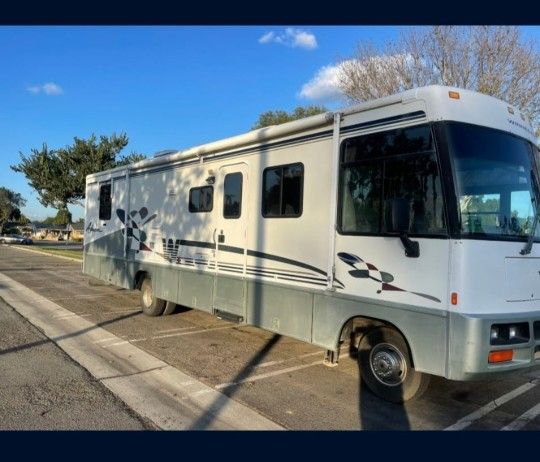 1999 Winnebago Adventurer