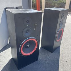 VEGA12” SPEAKER TOWErS
