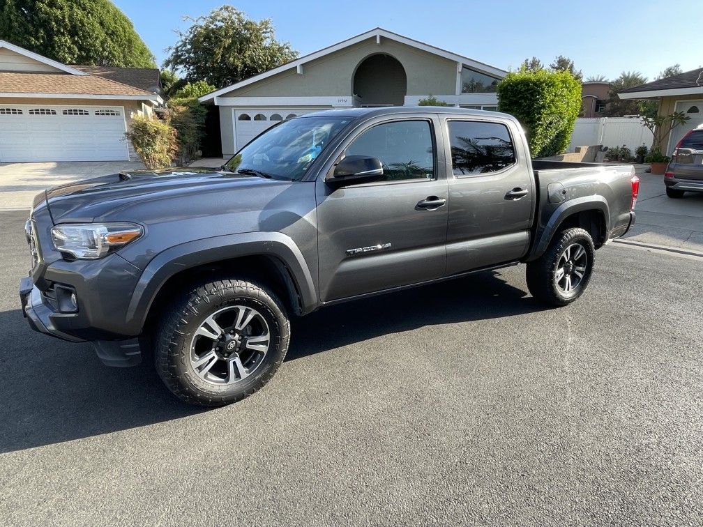 2017 Toyota Tacoma