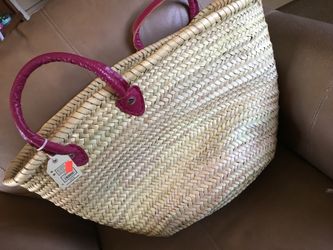BIG picnic/ beach wicker bag from OLD NAVY new!!
