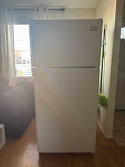 Frigidaire Fridge