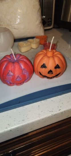 Homemade Halloween Pumpkin Candles Scented
