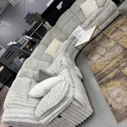 ✨️Reclining Sectionals Sofas ✨️ Furniture Sectionals, Bedrooms, Dining Avail