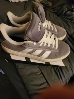 Adidas Low-Top Sneakers Gray White Stripes size 11  11.5 mens