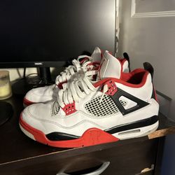 Air Jordan Fire Red 4s