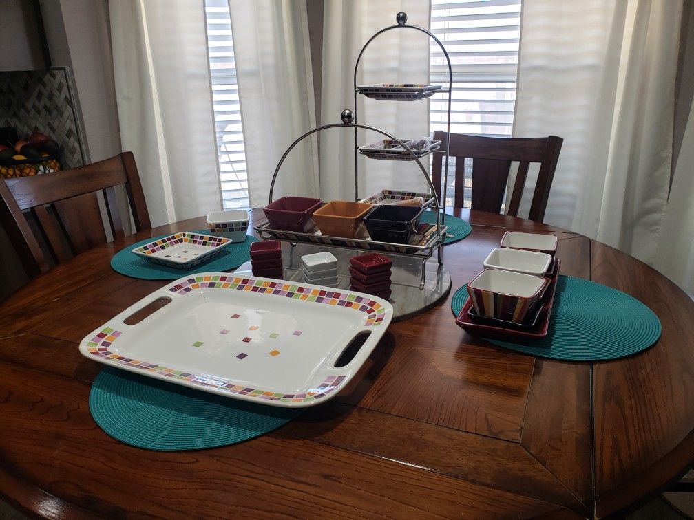 Pampered Chef Simple additions entertaining serving sets