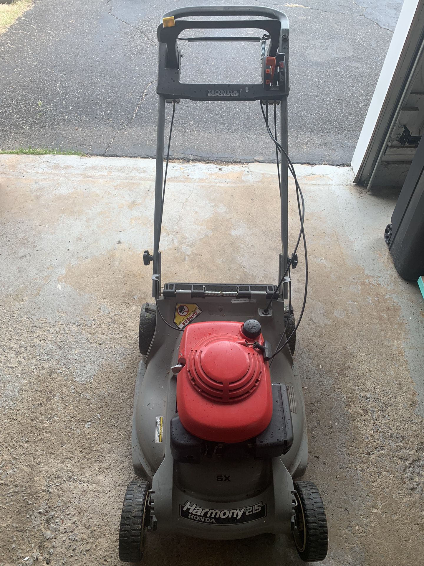 Very Clean!!! Honda Harmony 215 XS Self Propelled lawn mower