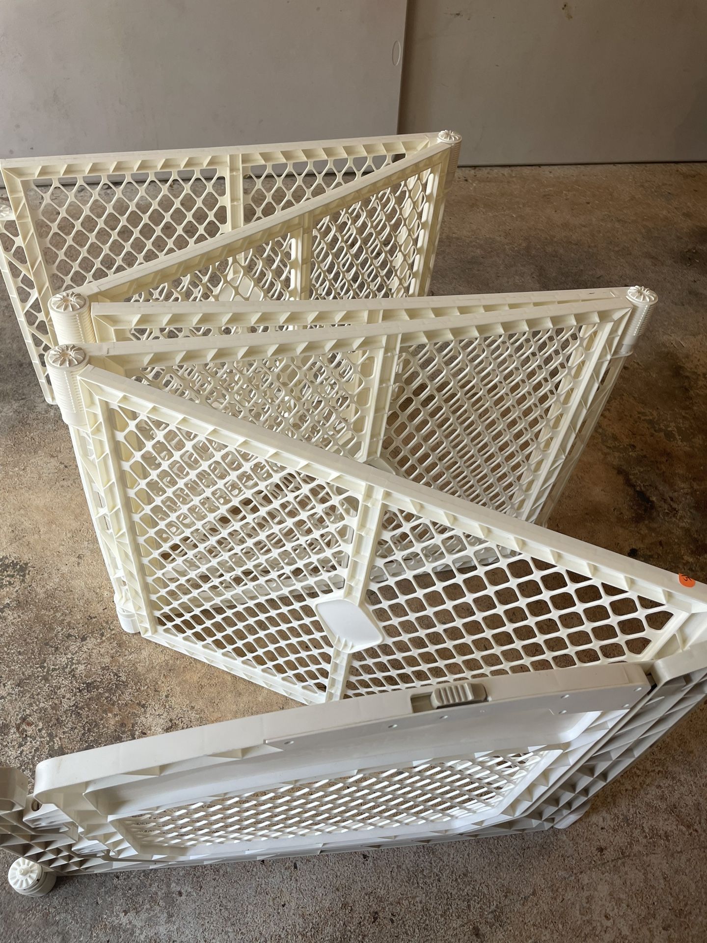 PET Fence And Gate