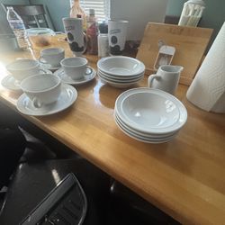 Small Plate Set With Two Oreo Milkshake Cups 