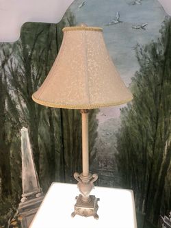 Table Lamp 30” In Excellent Condition