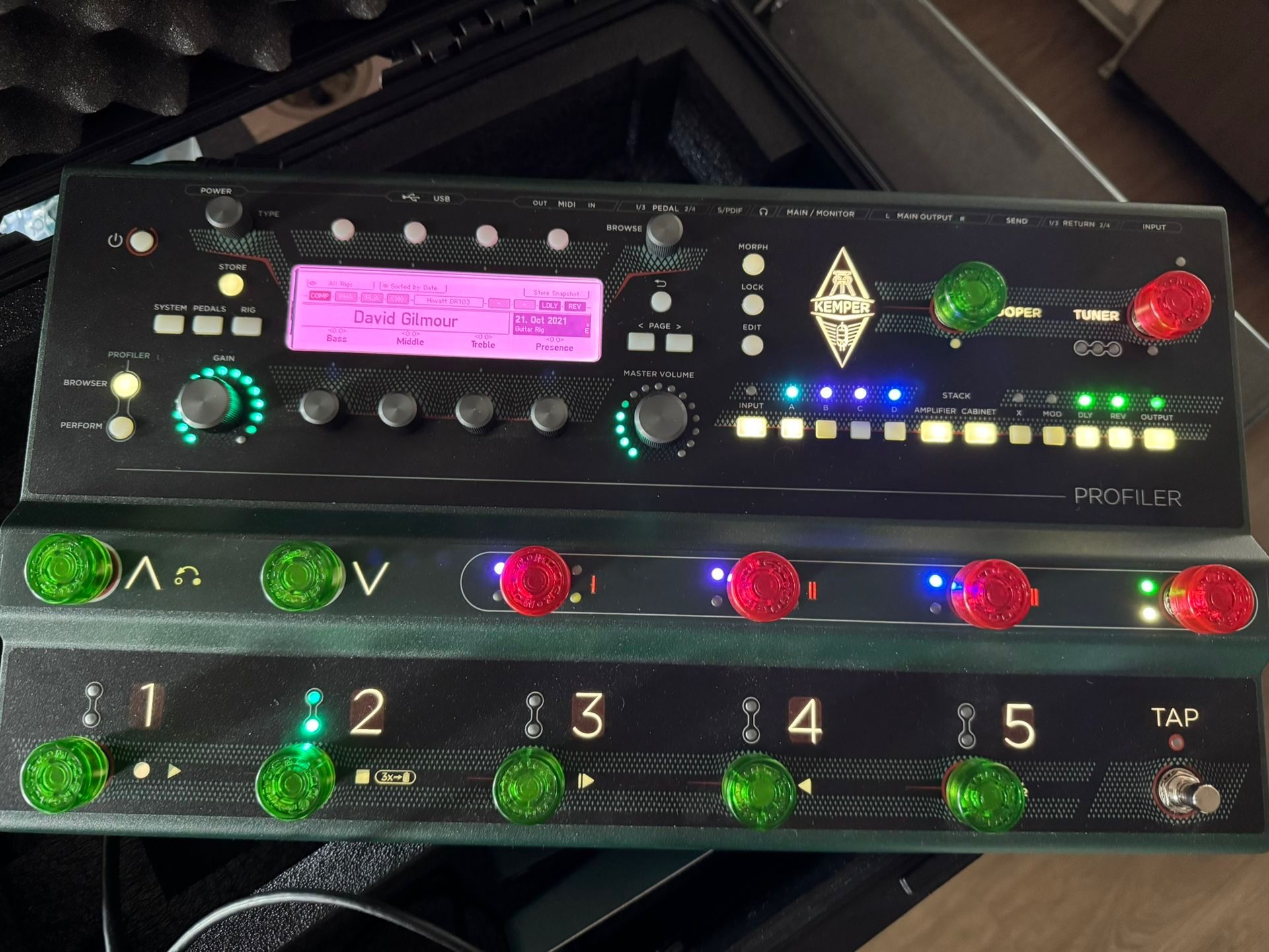 Kemper Stage With Case And Mission Expression Pedal
