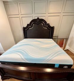 Like new Tempur-Pedic  Mattress