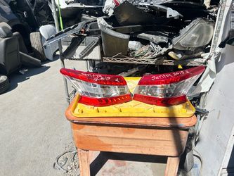 2013-2015 Nissan Sentra Left Driver Tail Light $80 Right Passenger Tail Light