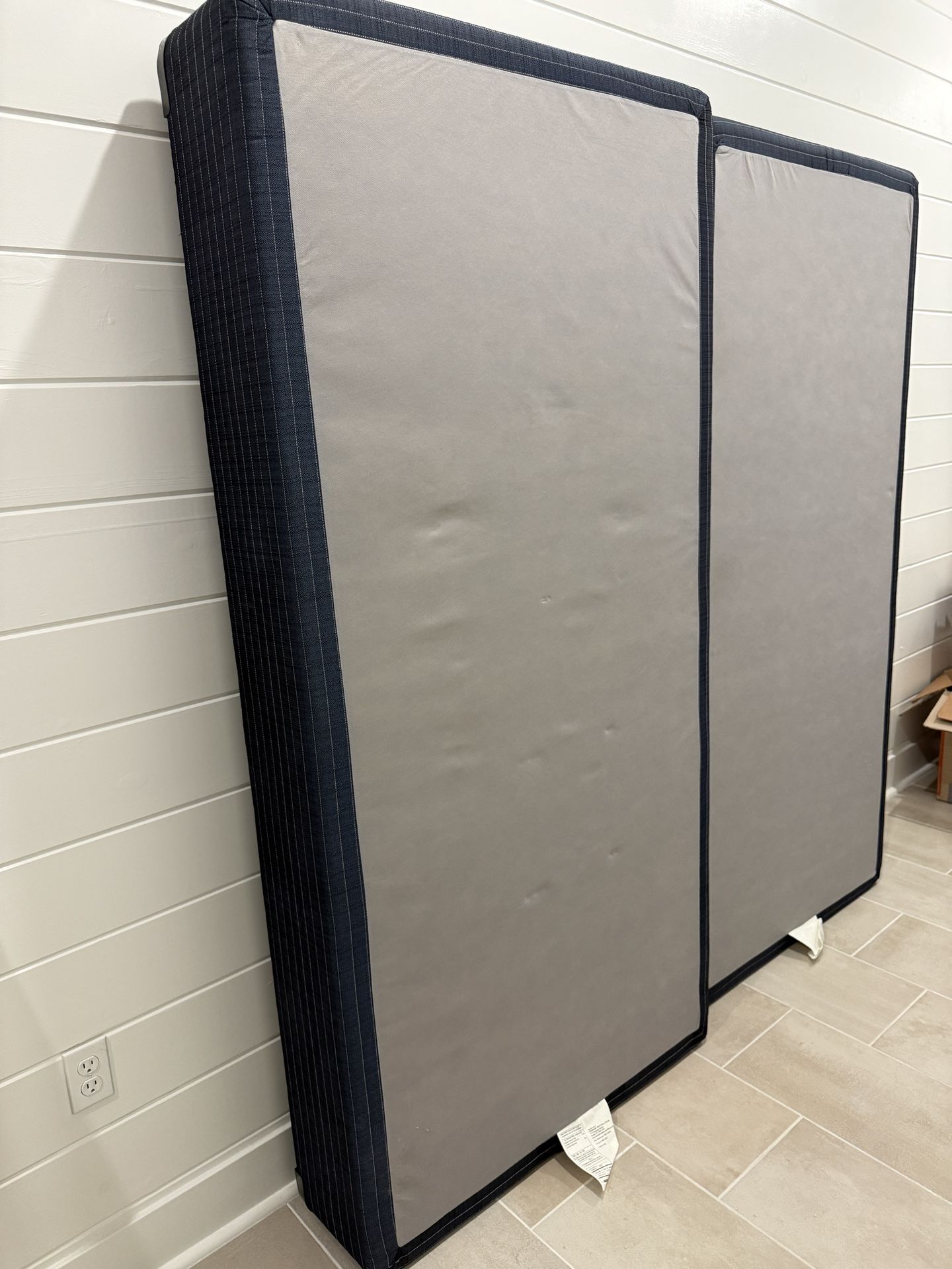 Box Spring - Eastern King