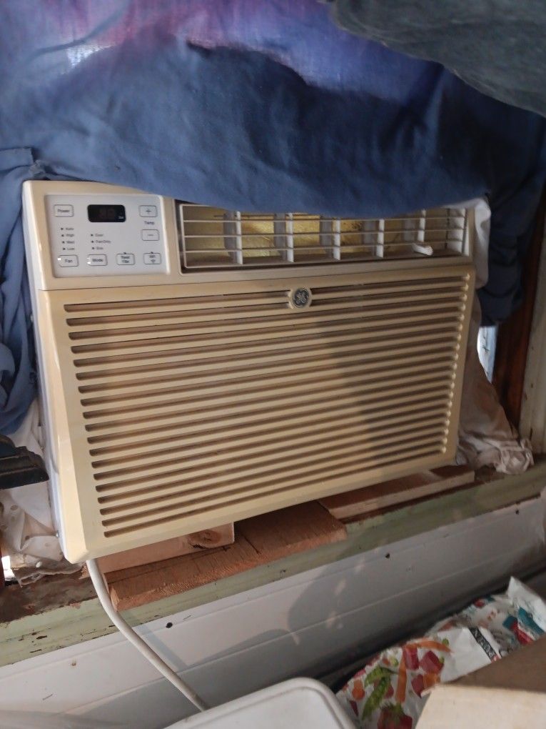 AC Window Unit