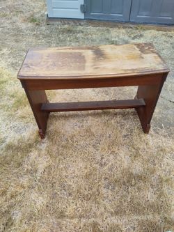 Piano bench