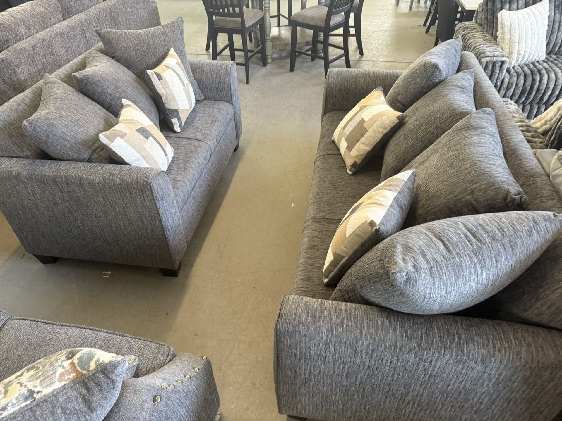 Sofá & Loveseat All New Couches Many Colors Available