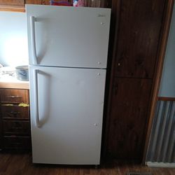 Stove And Refrigerator 