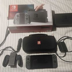 $200 Nintendo Switch Console Gray CIB