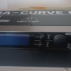 BEHRINGER ULTRACURVE PRO DEQ2496.
