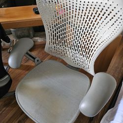 Herman Miller Mirra Chair, Fully Functional