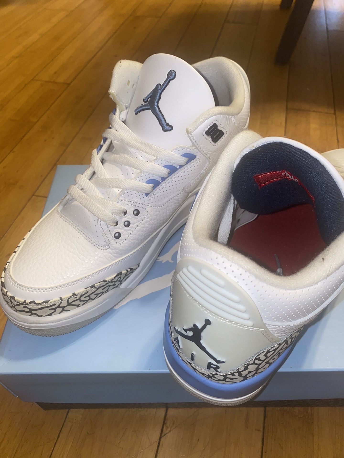 Air Jordan 3 Retro UNC