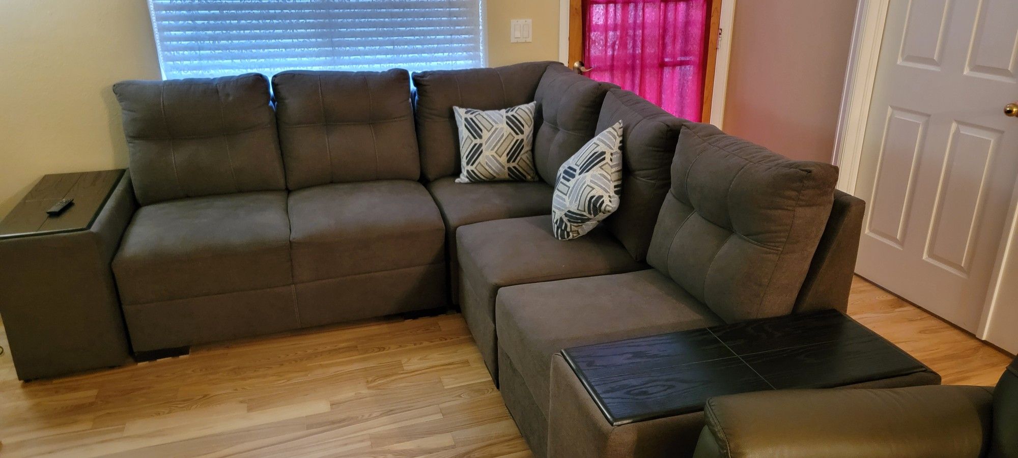 Couches With End Tables
