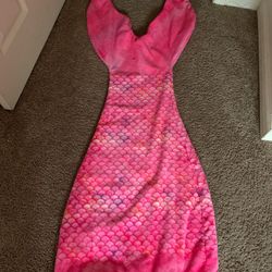 Mermaid tail slip into blanket