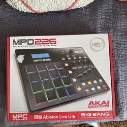 AKAI MPD226 Professional Beat Pad