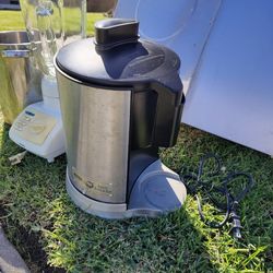 Juicer and blender