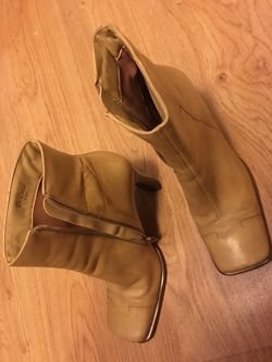 Aldo boots Sz 7 and half