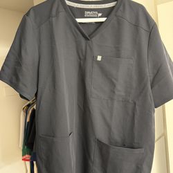 Men’s Fabletics Scrub Top