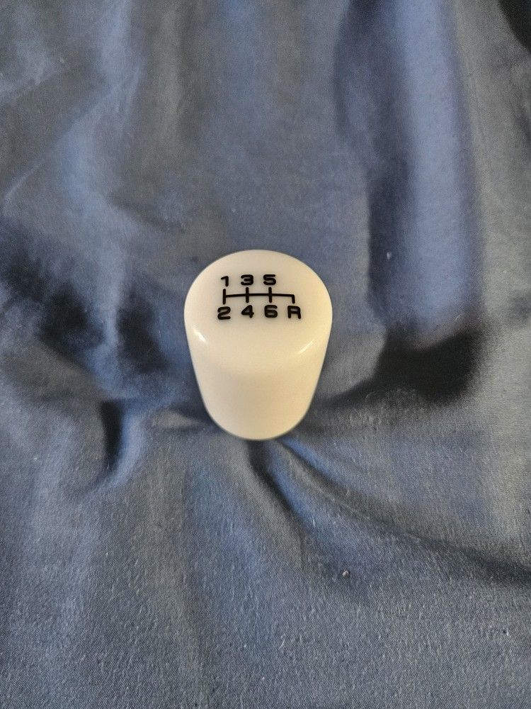Acuity White Esco 6 Speed Shift Knob