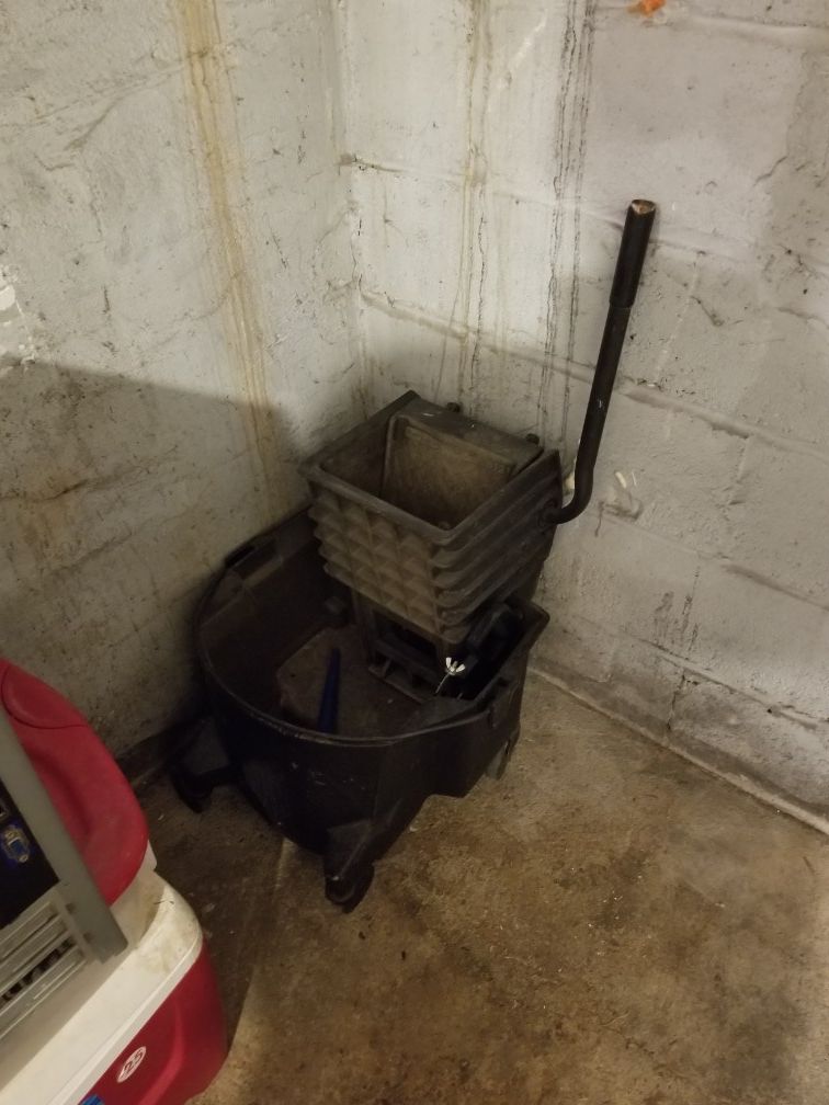 Mop bucket