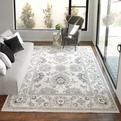 Thomasville Timeless Classic Minerva area rug in Ivory. Actual size is 7'10" x 10' (240 x 305 cm).