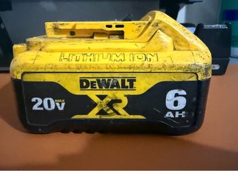 Dewalt 6ah battery 20v  only charges 2 lines