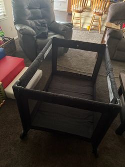 Baby Play Yard Pack and Play