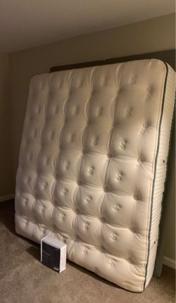 Sleepy brand latex king size bed + bed frame