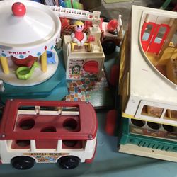 SOLD SEPARATELY Vintage Fisher-price Little People Toys. 