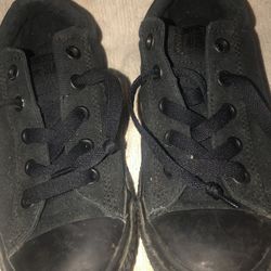 CONVERSE Low Top Black Youth Sneakers. Size 3 1/2Y