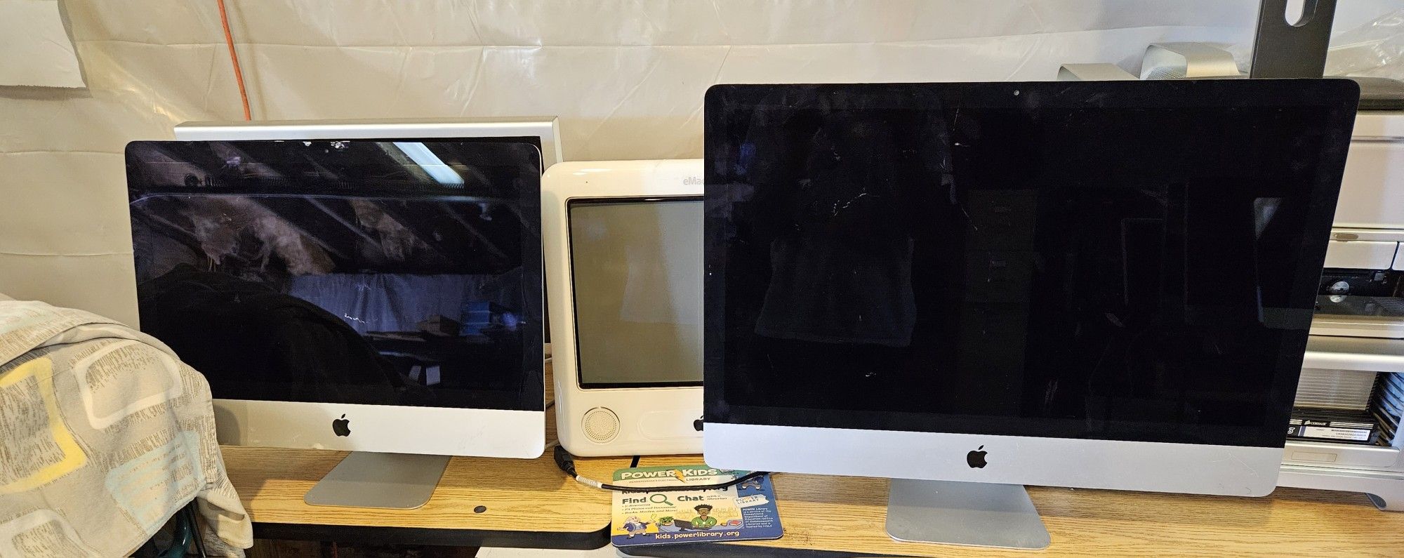 10 Old APPLE IMACS. 2008 2009 2012 Models. Sold For Parts Or Repair.  